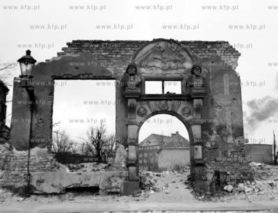 Jeszcze wiele lat po II wojnie swiatowej Gdansku znajdowaly...