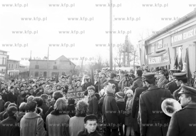 Wiec przeciwko wydarzeniom majowym '46 w Starej Kiszewie...