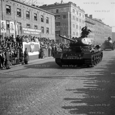 Defilada wojskowa na al. Grunwaldzkiej w Gdansku Wrzeszczu....