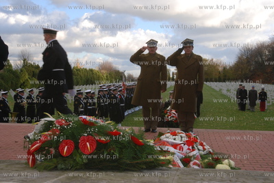 Swieto Niepodleglosci na francuskim cmentarzu wojskowym...