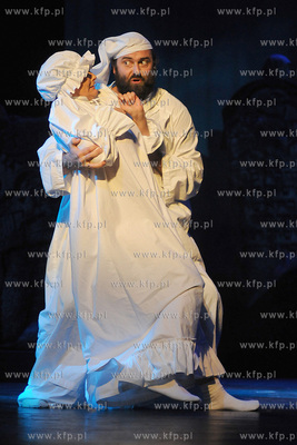 Teatr Muzyczny w Gdyni. III proba generalna spektaklu...