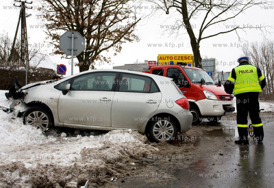 Kolizja drogowa na ul. Kartuskiej w wyniku ktorej dwie...