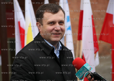 Wybory samorzadowe 2010 w Sopocie. Po glosowaniu kandydat...