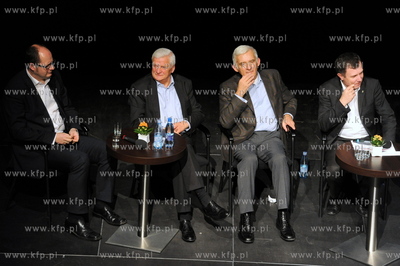 Teatr Wybrzeze-Scena Kameralna w Sopocie. Konwencja...