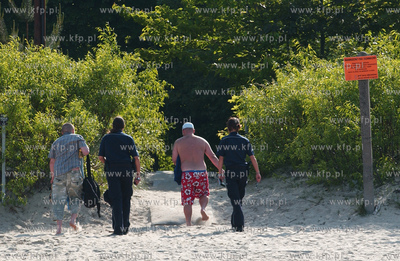 Sopot. Plaza w rejonie Al Mamuszki. WOPR i Straz Pozarna...