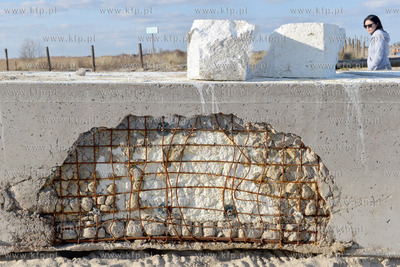 Mechelinki gm. Kosakowo (pow. Puck) Ogromne betonowo...