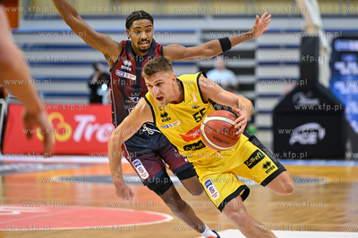 Hala 100 lecia Sopotu. Różowy mecz Energa Trefl Sopot...