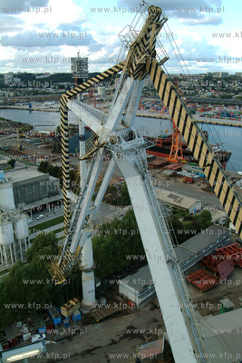 Stocznia Gdynia S.A.14.09.2002fot. Wojtek Jakubowski...