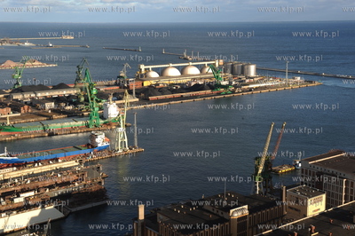 Gdynia, ponad 140 metrowy apartamentowiec SEA TOWERS...