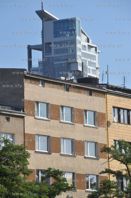 Gdynia wiezowiec See Tower i stare gdynskie kamienice....
