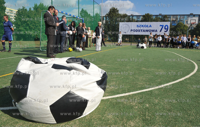 Gdansk. Przymorze. Szkola Podstawowa nr 79 ul. Kolobrzeska...