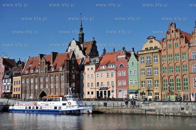 Glowne Miasto w Gdansku - nz widok na Dlugie Pobrzeze...