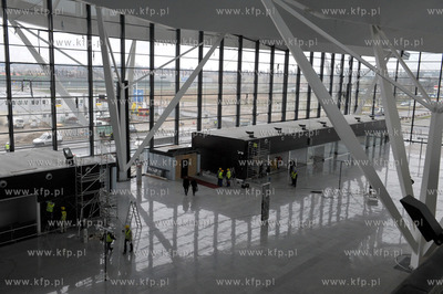 Gdansk, Rebiechowo. Prace wykonczeniowe terminala T2...