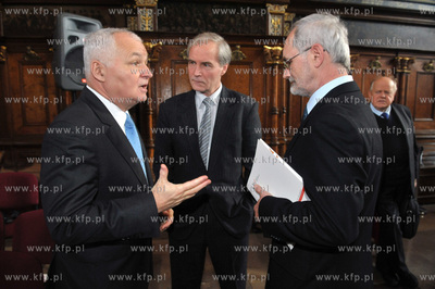 Dwor Artusa w Gdansku. Uroczystosc wreczenia Nagrody...