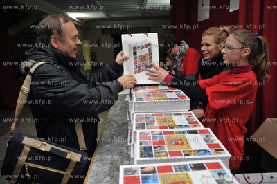 Uroczysta inauguracja Encyklopedii Gdańskiej. We foyer...