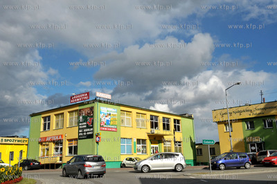 Zukowo. Dom towarowy GS na rondzie Karola Kreffty.28.09.2012...