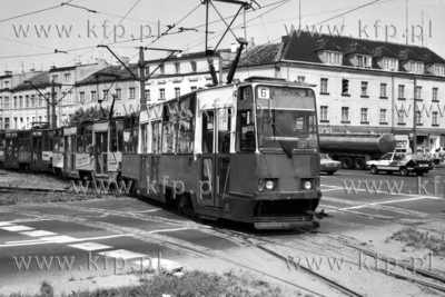 Tramwaj linii nr 6 na Hucisku w Gdansku. 24.06.1993...