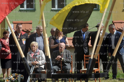 Zukowo na Kaszubach. Plac przed kosciolem sw. Jana...