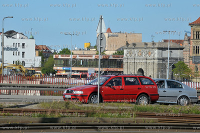 Gdansk. Ul. Armii Krajowej w glebi panorama Gdanska,...