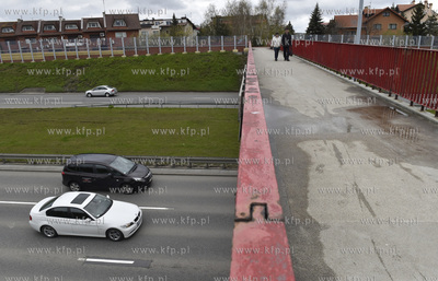 Gdańsk Chełm, aleja Armii Krajowej. Kładka dla pieszych...