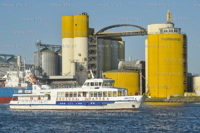 Gdańsk. Statek wycieczkowy białej floty Żeglugi...