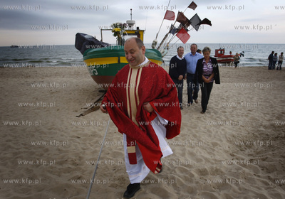 Sopot. Przystan rybacka. Tradycyjne poswiecenie lodzi...
