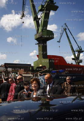 Stocznia Gdansk. Wizyta komisarz UE Neelie Kroes ds....