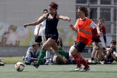 Gdansk Zaspa. Pilkarski turniej dzikich druzyn Do przerwy...