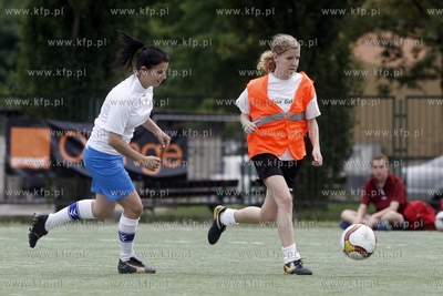 Gdansk Zaspa. Pilkarski turniej dzikich druzyn Do przerwy...