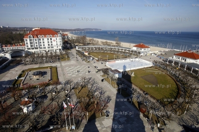 Sopot. Widok z latarni morskiej na lodowisko.
24.02.2014
fot....