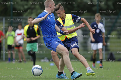 Gdansk Zaspa. Pilkarski turniej dzikich druzyn Do przerwy...