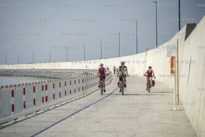 Przekop Mierzei Wislanej cieszy sie powodzeniem wśród...