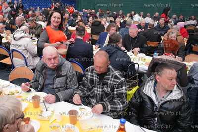 Sopot. Hala 100-lecia. Śniadanie wielkanocne dla potrzebujących...