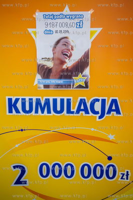 Gdansk. Ujescisko. Punkt Lotto znajdujacy sie w sklepie...