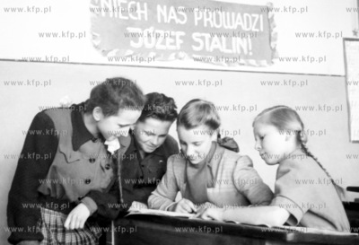 Nauka w szkole w czasach stalinizmu (zk2_p16) 1949...