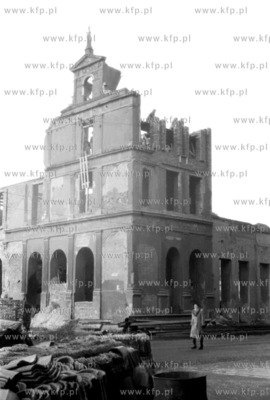 Zniszczony Gdansk po wojnie. Dluga i Dlugi Targ w oklolicach...