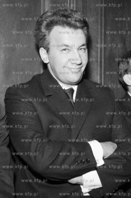 Jan Gawlik, prowadzący Teatrzyk Muzyczny Bemol. 
11.05.1969
IIImaj69_z.kosycarz_p74
Fot....
