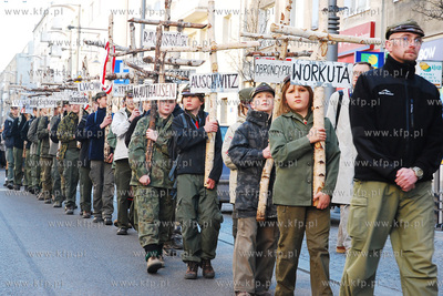 Wielki Piatek. Gdynska Droga Krzyzowa
06.04.2007
Fot....