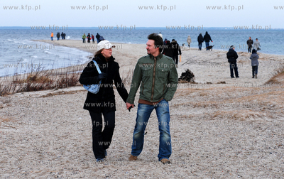 Marcin Firlej z zona Anna na spacerze w Rewie.
03.02.2008
fot....