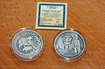 Miastko wypuscilo okazjonalna srebrna monete o nominale...
