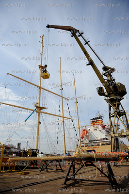 Gdansk. Stocznia Remontowa. Prace przy nowo postawionych...