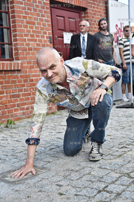 Uroczyste odsloniecie dloni artystow widowiska jazzowego...