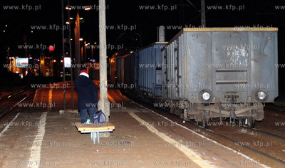 Gdansk, Wrzeszcz. Wykolejenie 8 wagonow z weglem, pociagu...