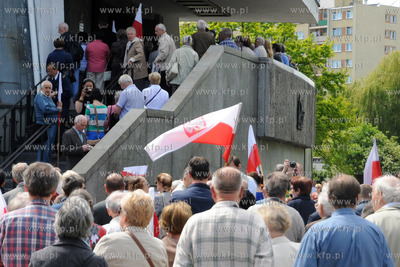 Po mszy w intencji ojczyzny z kosciola OO Redemptorystow...