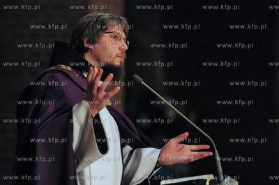 Gdynia. Kosciol oo. Franciszkanow. XIV Tradycyjne Zaduszki...