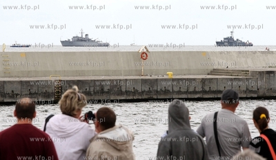 Parada wszystkich najwazniejszych klas okretow bedacych...