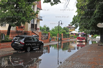 Sopot. Ulica Poniatowskiego. Ulewny popoludniowy deszcz...