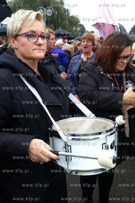 Ogólnopolski strajk kobiet w Gdyni na Skwerze Kościuszki....