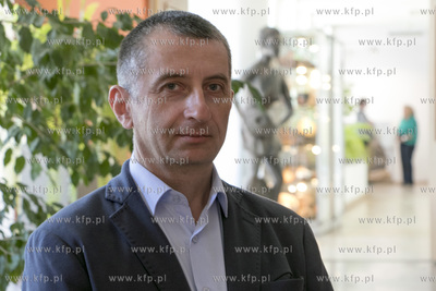 Dr Jerzy Marek Łapo, archeolog, kustosz Muzeum Kultury...