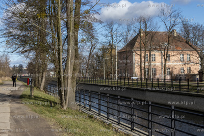 Klasycystyczny dwór w Gdańsku Lipcach, zbudowany...